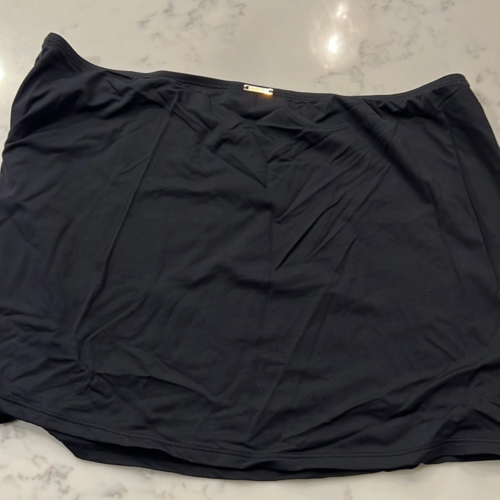 Anne Cole short swim skirt in black